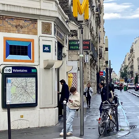 דירה Chic Tour Eiffel Near Eiffel Tower 7th Floor פריז